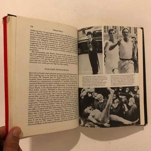 National Heroes - Alexander Walker/ Harrap Editora/ 296 páginas/ Capa dura e sobrecapa / Sujidades e marcas nos cortes/ Pequeno rasgo na sobrecapa - Imagem 2