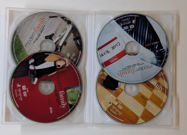Box set Modern Family - A Primeira Temporada Completa - Imagem 3