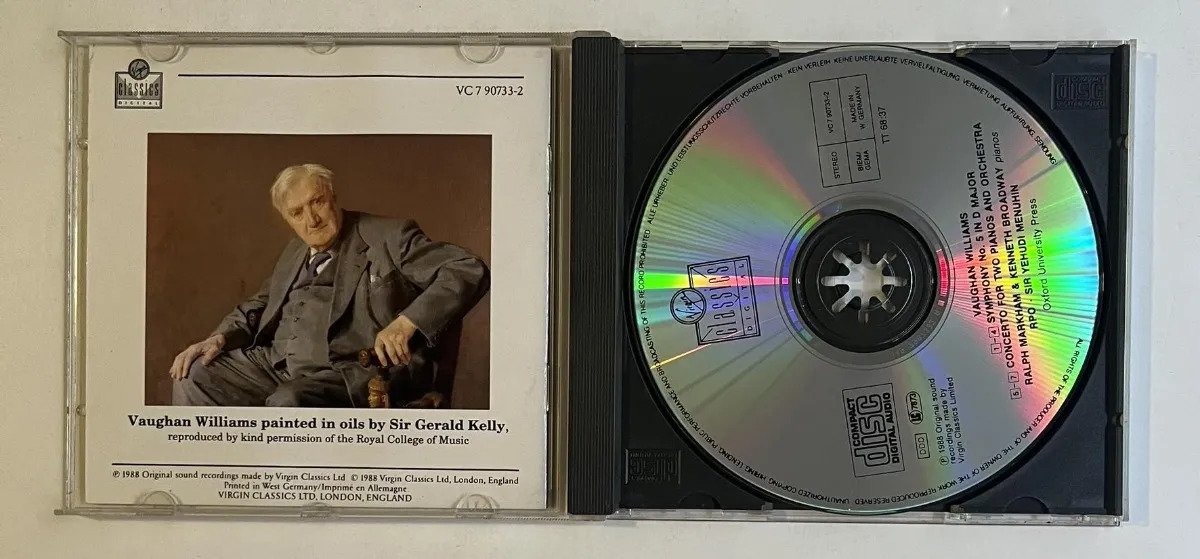 CD Yehudi Menuhin - Concerto In C Major For Two Pianos And Orchestra = Konzert In C-Dur Für Zwei Klaviere Und Orchester / Symphony No. 5 In D Major = Sinfonie Nr. 5 In D-Dur - Imagem 2
