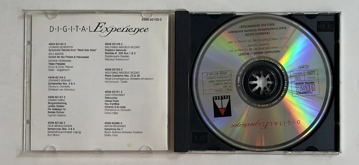CD Wolfgang Amadeus Mozart - Piano Concerto No. 23 / Piano Concerto No. 26 (Coronation · Krönungskonzert · Couronnement) - Imagem 2