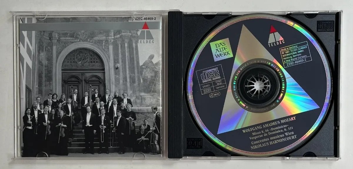 CD Wolfgang Amadeus Mozart - Missa K. 66 "Dominicus" / Vesperae De Dominica K. 321 - Imagem 2